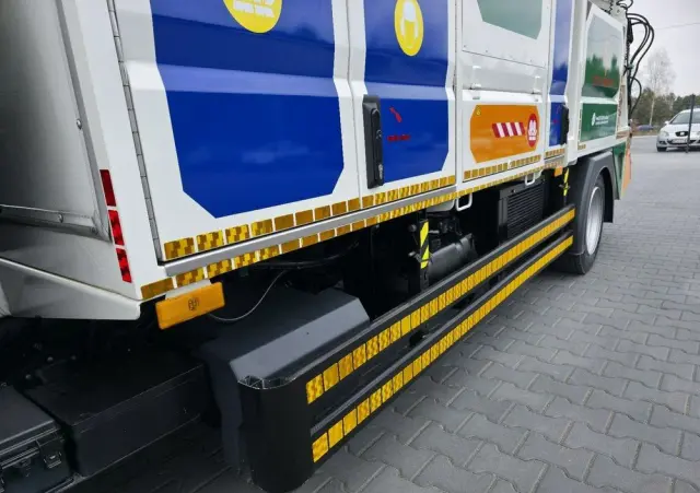 MITSUBISHI CANTER odkurzacz koparka ssąca substancje sypkie CITY SAUGER 