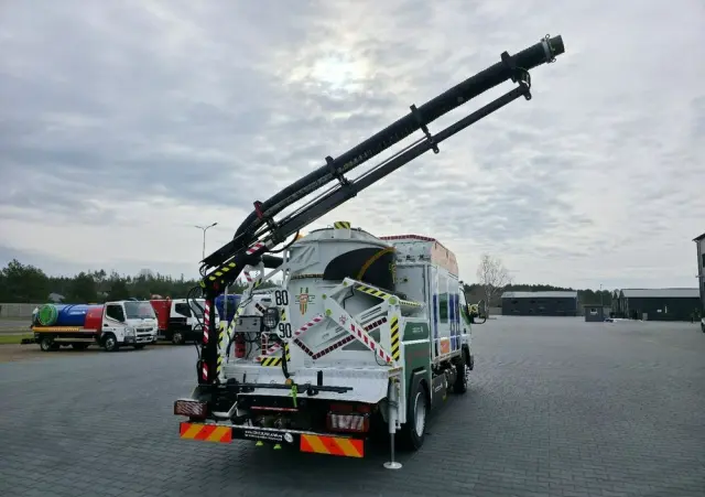 MITSUBISHI CANTER odkurzacz koparka ssąca substancje sypkie CITY SAUGER 