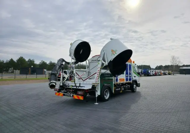 MITSUBISHI CANTER odkurzacz koparka ssąca substancje sypkie CITY SAUGER 