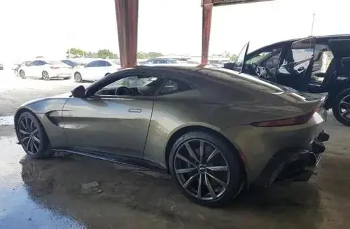 ASTON MARTIN Vantage 