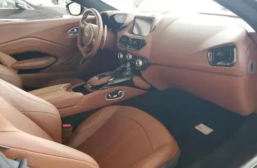 ASTON MARTIN Vantage 