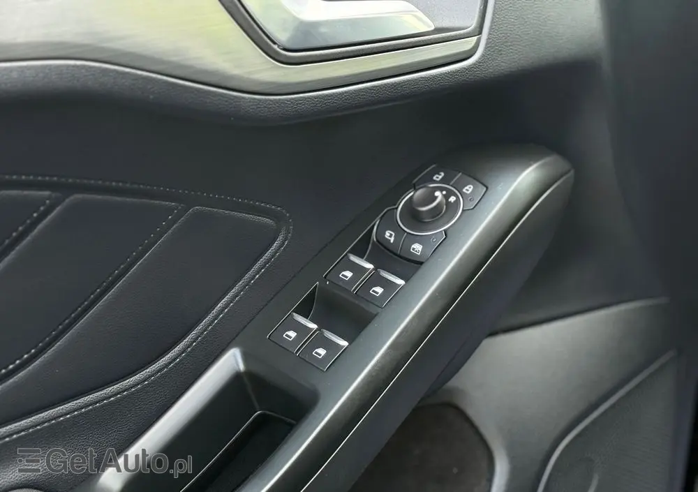 FORD Focus 1.0 EcoBoost mHEV ST-Line Style