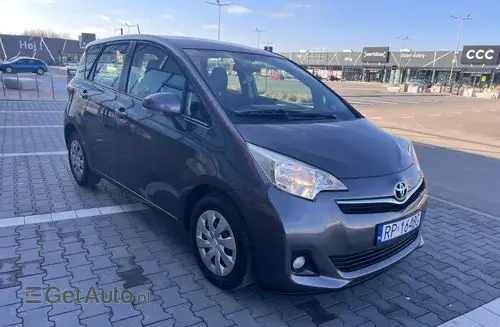 TOYOTA Verso 