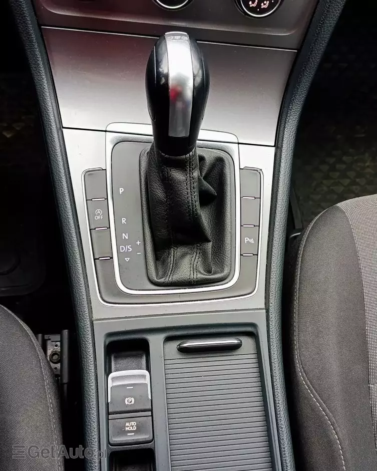 VOLKSWAGEN Golf VII 1.6 TDI BMT Comfortline DSG