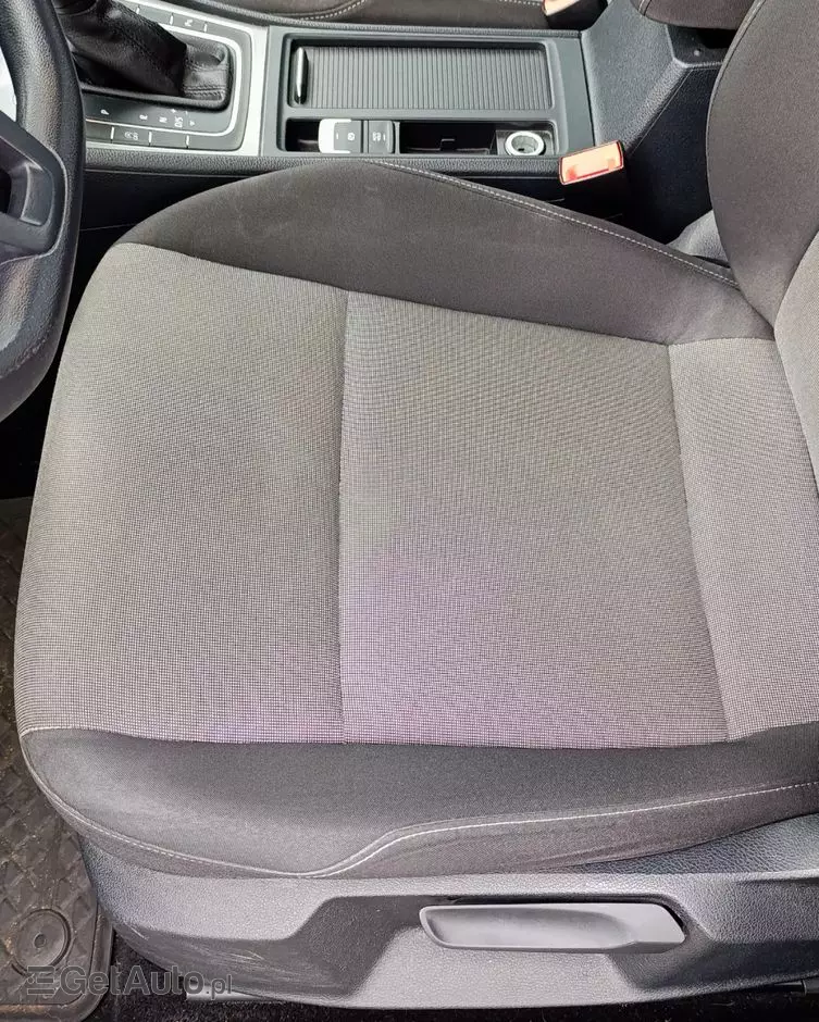 VOLKSWAGEN Golf VII 1.6 TDI BMT Comfortline DSG