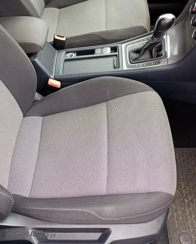 VOLKSWAGEN Golf VII 1.6 TDI BMT Comfortline DSG