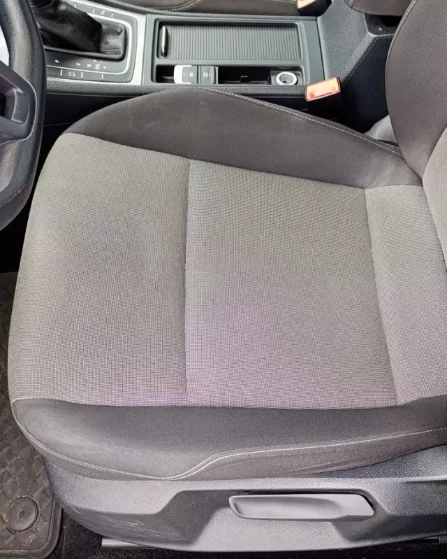 VOLKSWAGEN Golf VII 1.6 TDI BMT Comfortline DSG