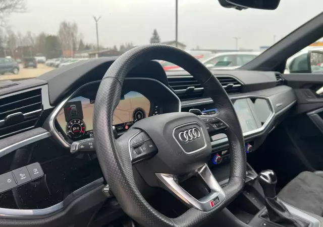 AUDI RS Q3 
