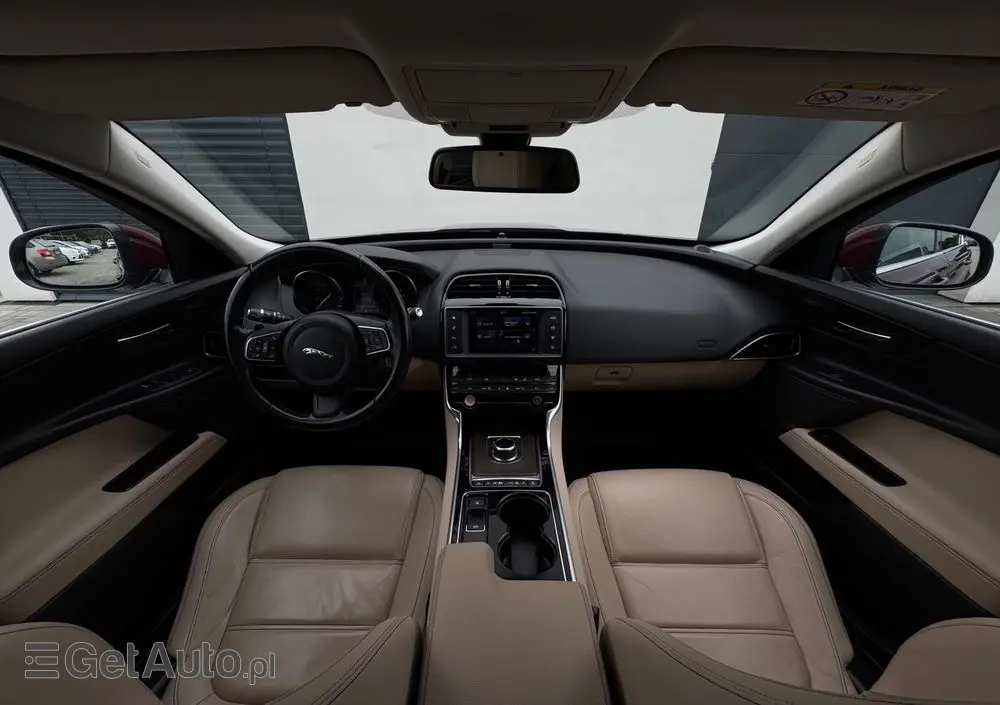 JAGUAR XE 2.0 D Prestige