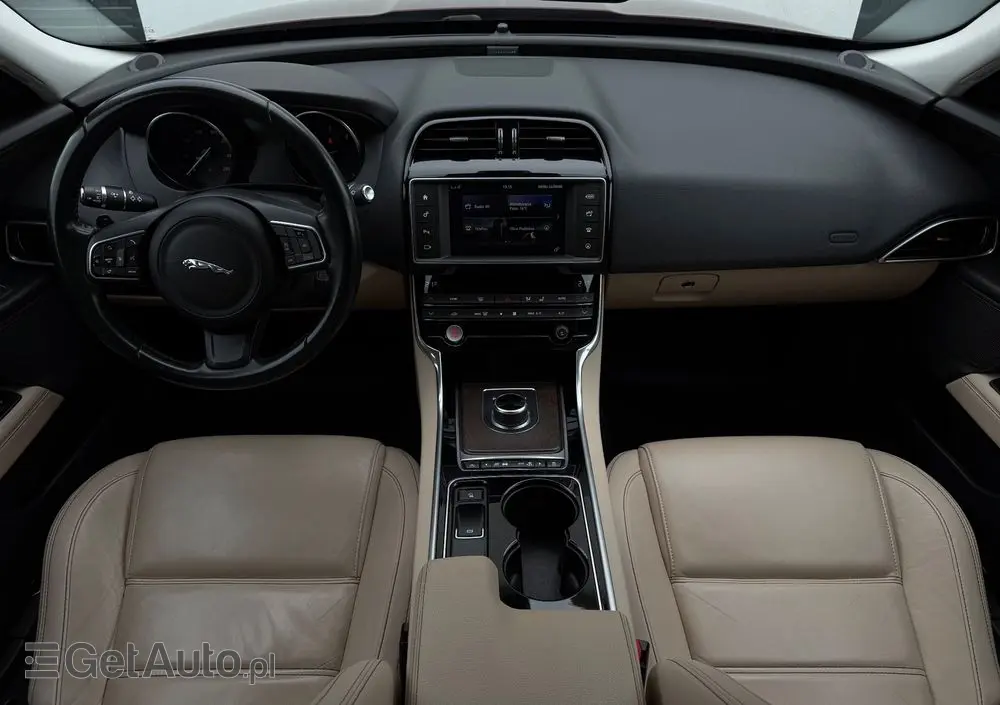 JAGUAR XE 2.0 D Prestige