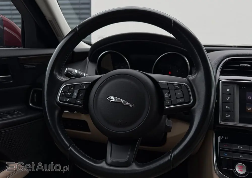 JAGUAR XE 2.0 D Prestige