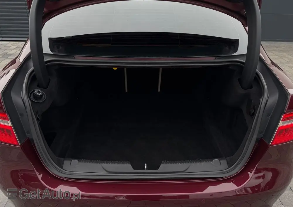 JAGUAR XE 2.0 D Prestige