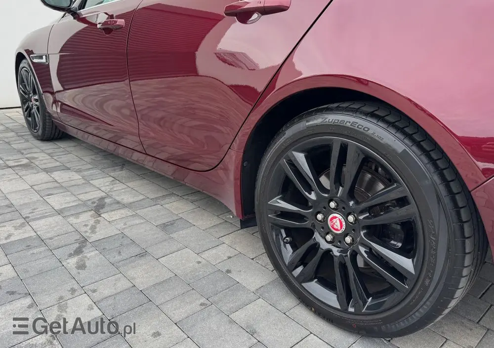 JAGUAR XE 2.0 D Prestige