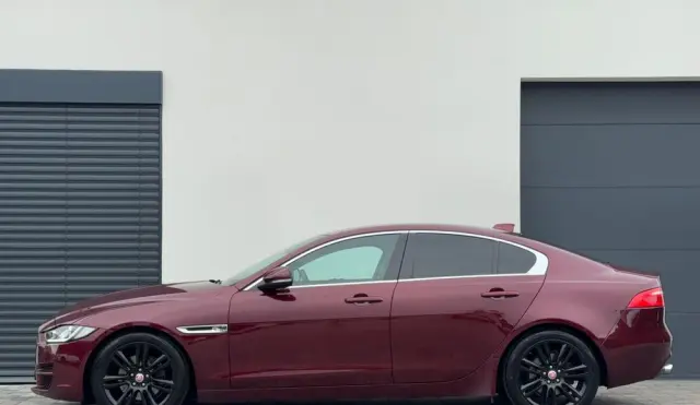 JAGUAR XE 2.0 D Prestige