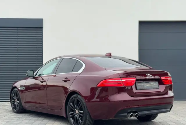 JAGUAR XE 2.0 D Prestige
