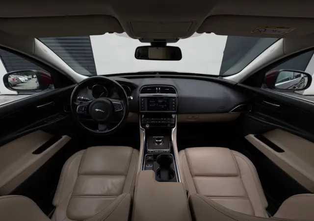 JAGUAR XE 2.0 D Prestige