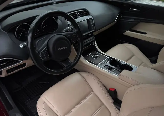 JAGUAR XE 2.0 D Prestige