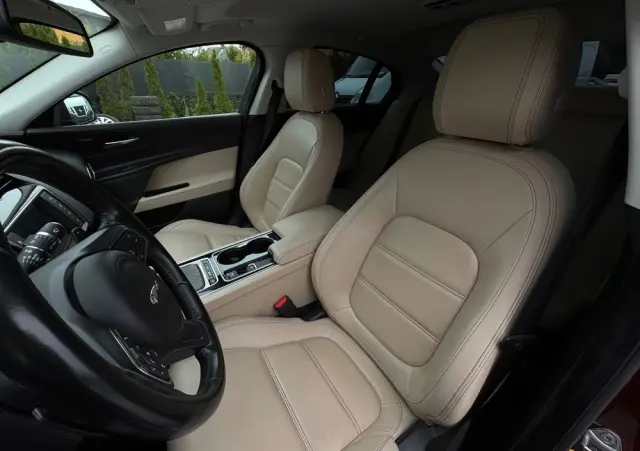 JAGUAR XE 2.0 D Prestige