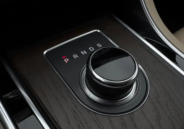 JAGUAR XE 2.0 D Prestige