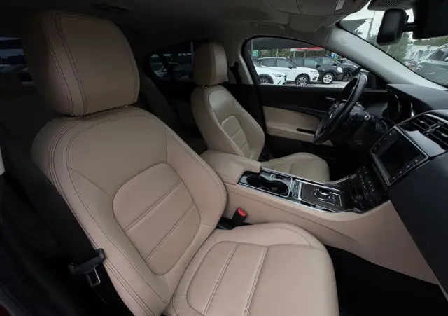 JAGUAR XE 2.0 D Prestige