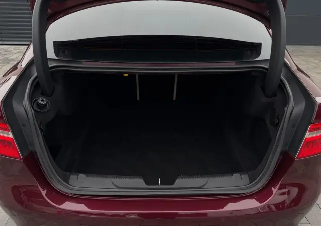 JAGUAR XE 2.0 D Prestige