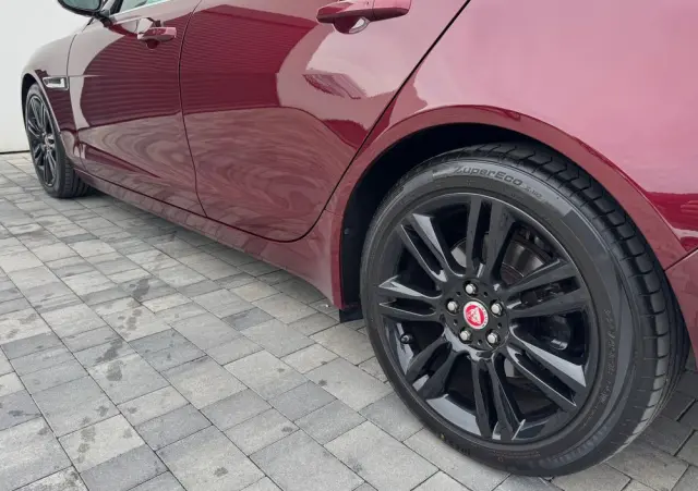 JAGUAR XE 2.0 D Prestige