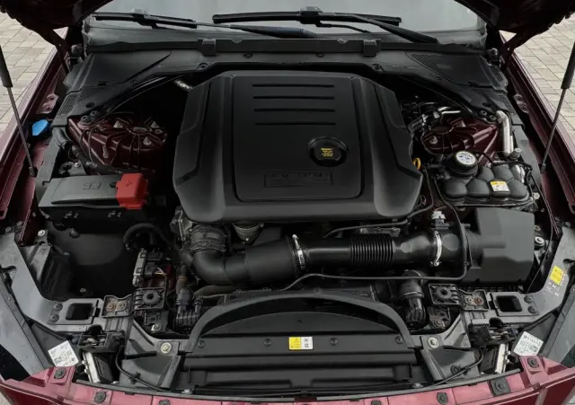 JAGUAR XE 2.0 D Prestige