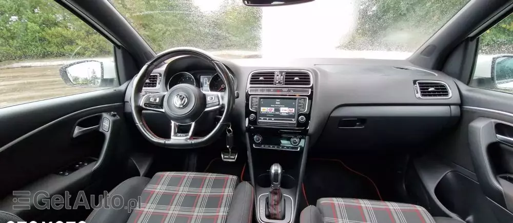 VOLKSWAGEN Polo 1.8 TSI (Blue Motion Technology) DSG GTI
