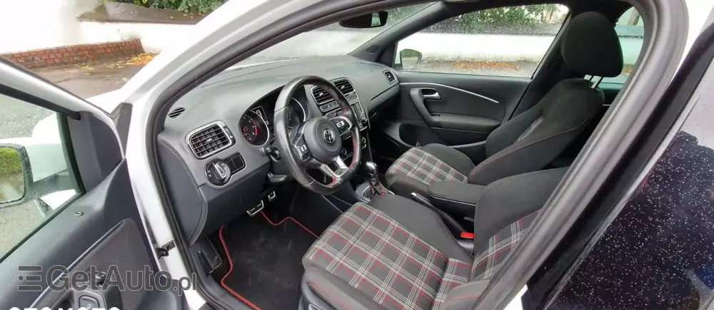 VOLKSWAGEN Polo 1.8 TSI (Blue Motion Technology) DSG GTI
