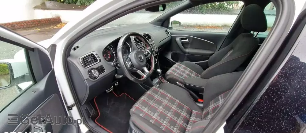 VOLKSWAGEN Polo 1.8 TSI (Blue Motion Technology) DSG GTI