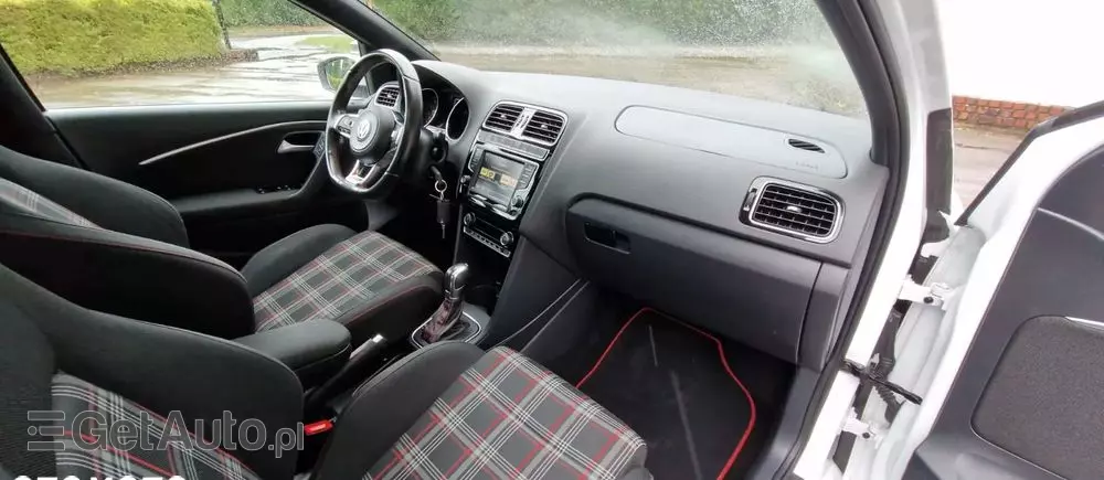 VOLKSWAGEN Polo 1.8 TSI (Blue Motion Technology) DSG GTI