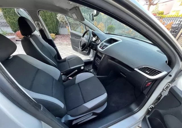 PEUGEOT 207 1.6 Trendy