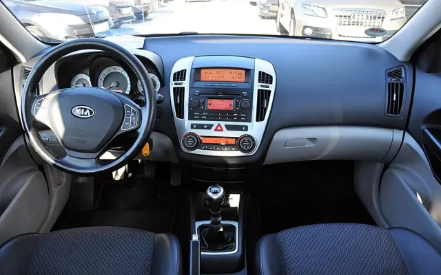 KIA Ceed 2.0 CVVT TX