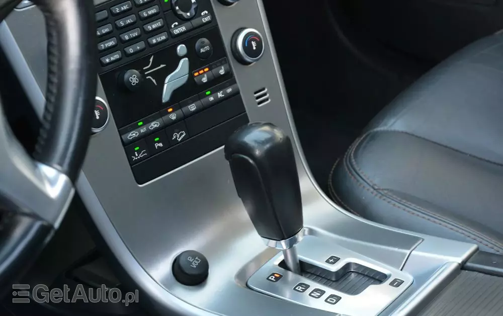 VOLVO XC 60 D4 AWD Geartronic Summum