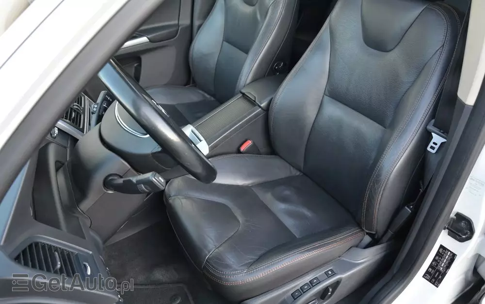 VOLVO XC 60 D4 AWD Geartronic Summum