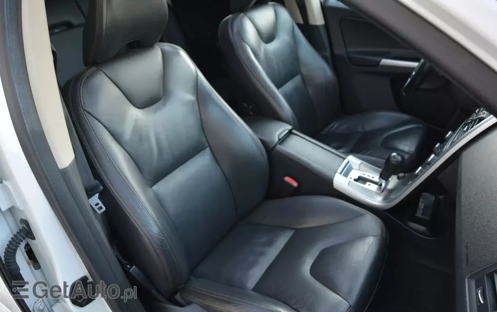 VOLVO XC 60 D4 AWD Geartronic Summum