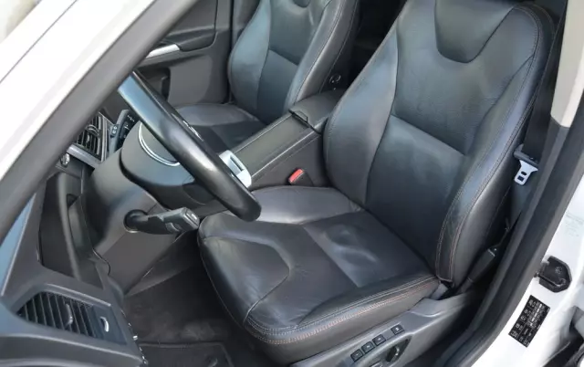 VOLVO XC 60 D4 AWD Geartronic Summum