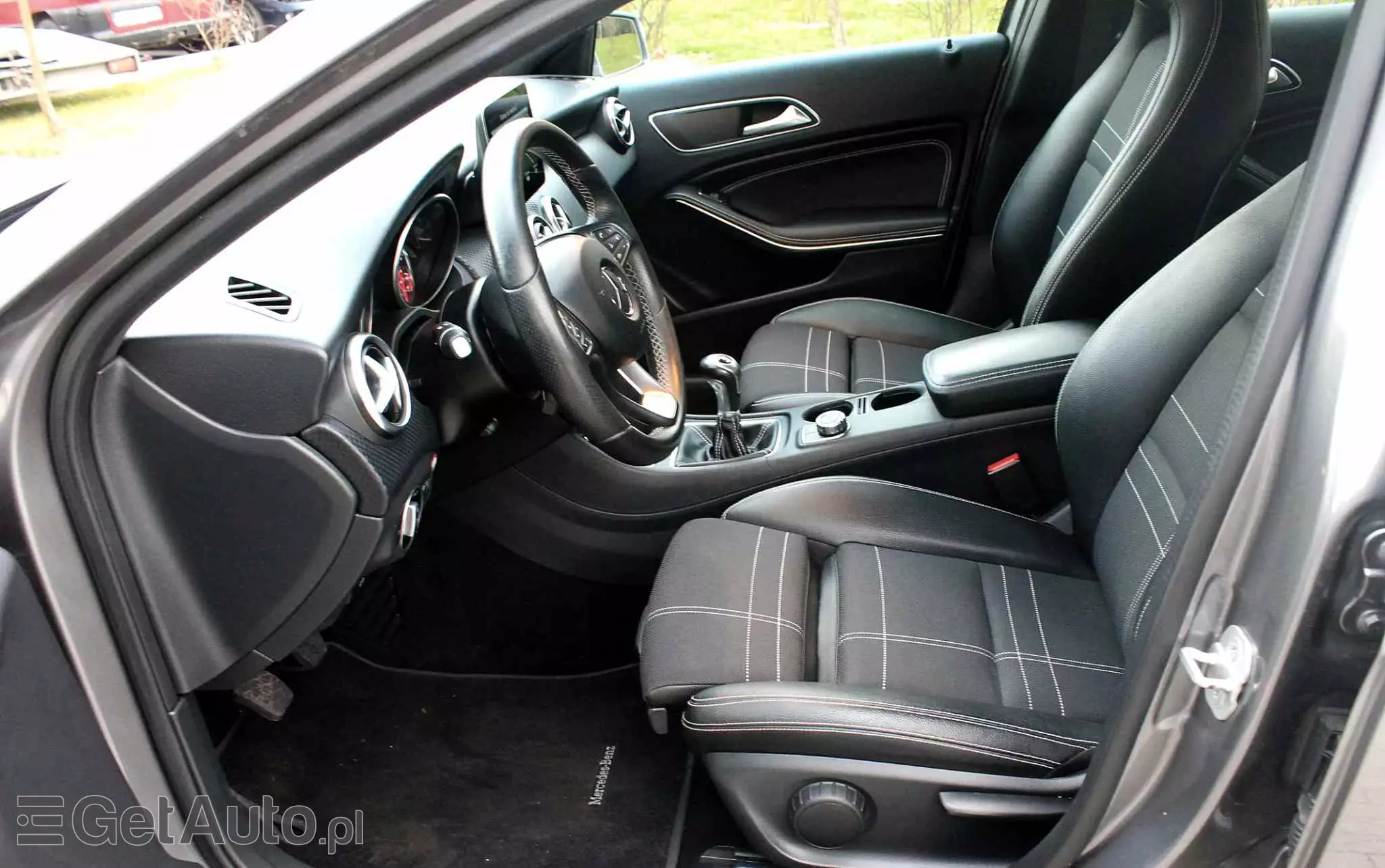 MERCEDES-BENZ Klasa A 180 (BlueEFFICIENCY) Urban