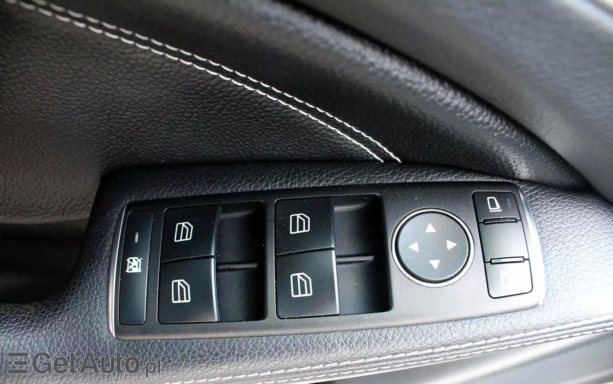 MERCEDES-BENZ Klasa A 180 (BlueEFFICIENCY) Urban