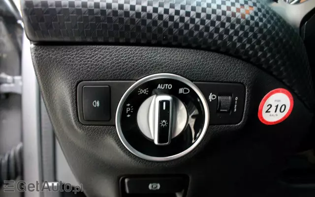 MERCEDES-BENZ Klasa A 180 (BlueEFFICIENCY) Urban