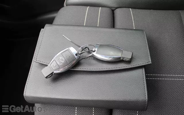 MERCEDES-BENZ Klasa A 180 (BlueEFFICIENCY) Urban