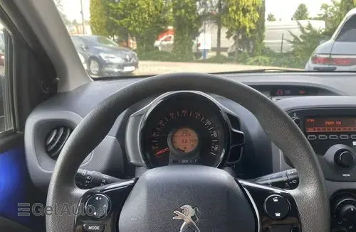 PEUGEOT 108 