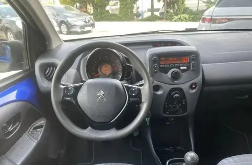PEUGEOT 108 