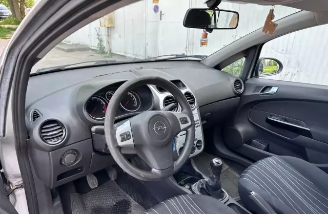 OPEL Corsa 