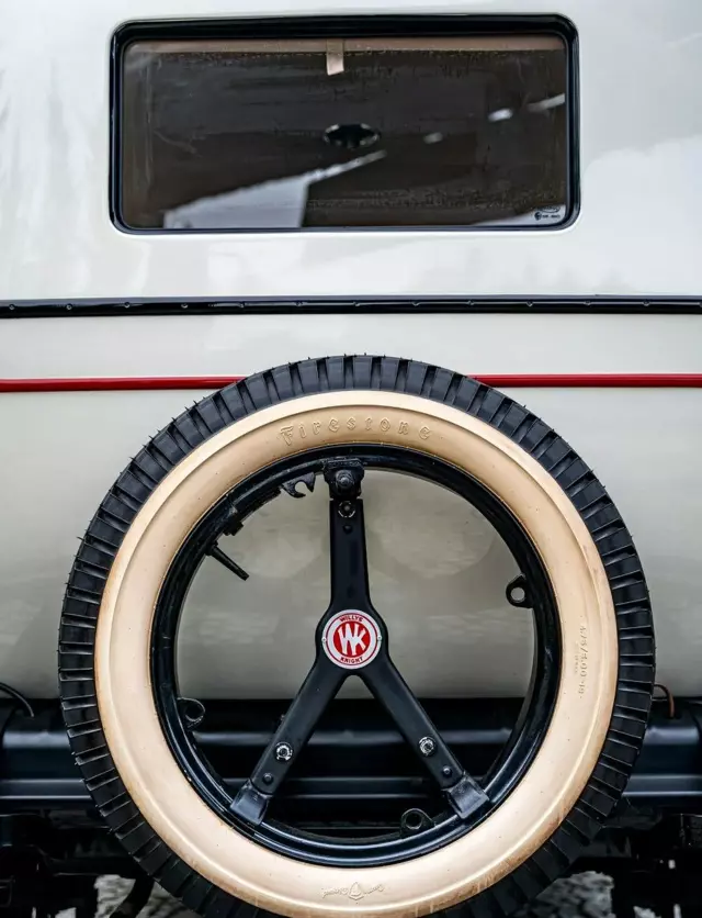 WILLYS KNIGHT OVERLAND MODEL 70 