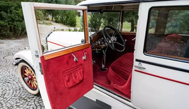 WILLYS KNIGHT OVERLAND MODEL 70 