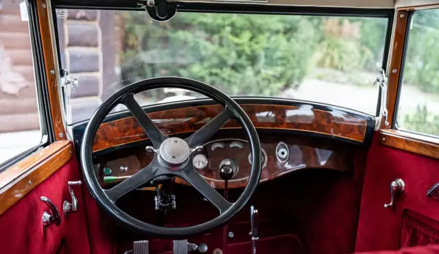 WILLYS KNIGHT OVERLAND MODEL 70 