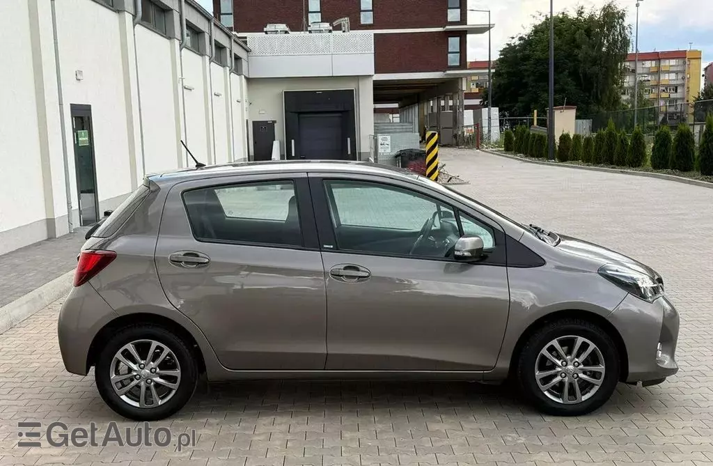 TOYOTA Yaris 
