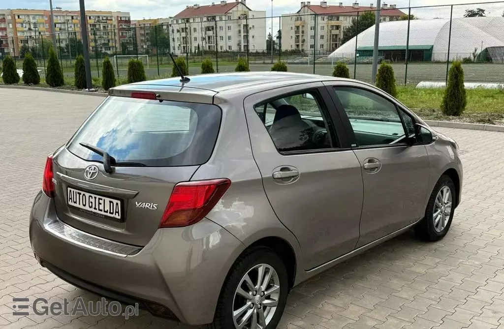 TOYOTA Yaris 