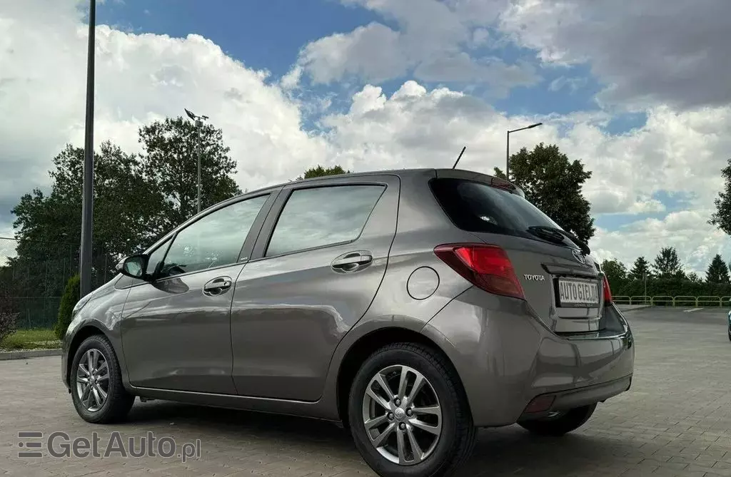 TOYOTA Yaris 
